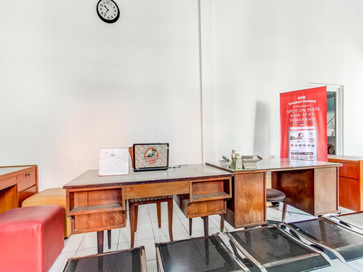 Oyo Life 91374 Asia Stay Semarang Syariah Eksteriør bilde