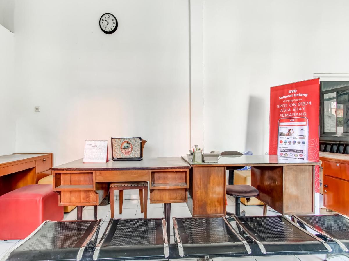 Oyo Life 91374 Asia Stay Semarang Syariah Eksteriør bilde
