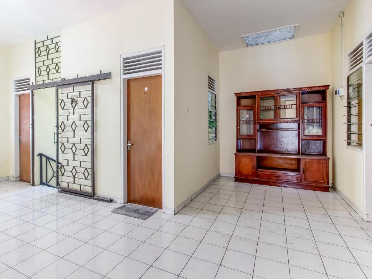 Oyo Life 91374 Asia Stay Semarang Syariah Eksteriør bilde